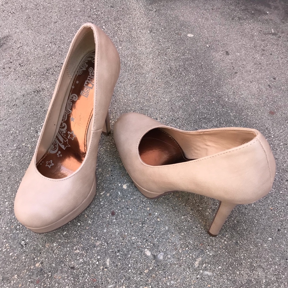 High Heels Size 7.5 - Picture 1 of 4